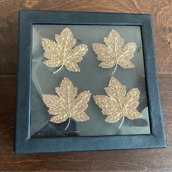 Tahari Maple Leaf Rhinestone napkin rings set of 4 - Picture 3 of 3